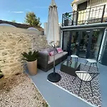 Au Centre De Nimes