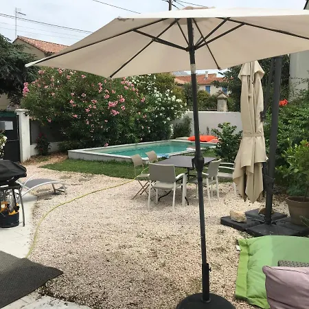 Au Centre De * 尼姆